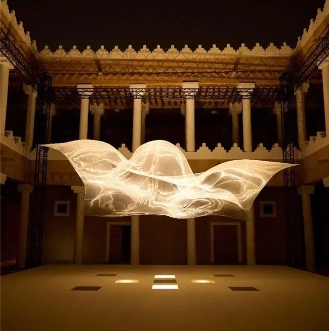 第五届努尔&middot;利雅得灯光节（Noor Riyadh）现场 大卷伸嗣作品《临界之气》&copy;Noor Riyadh