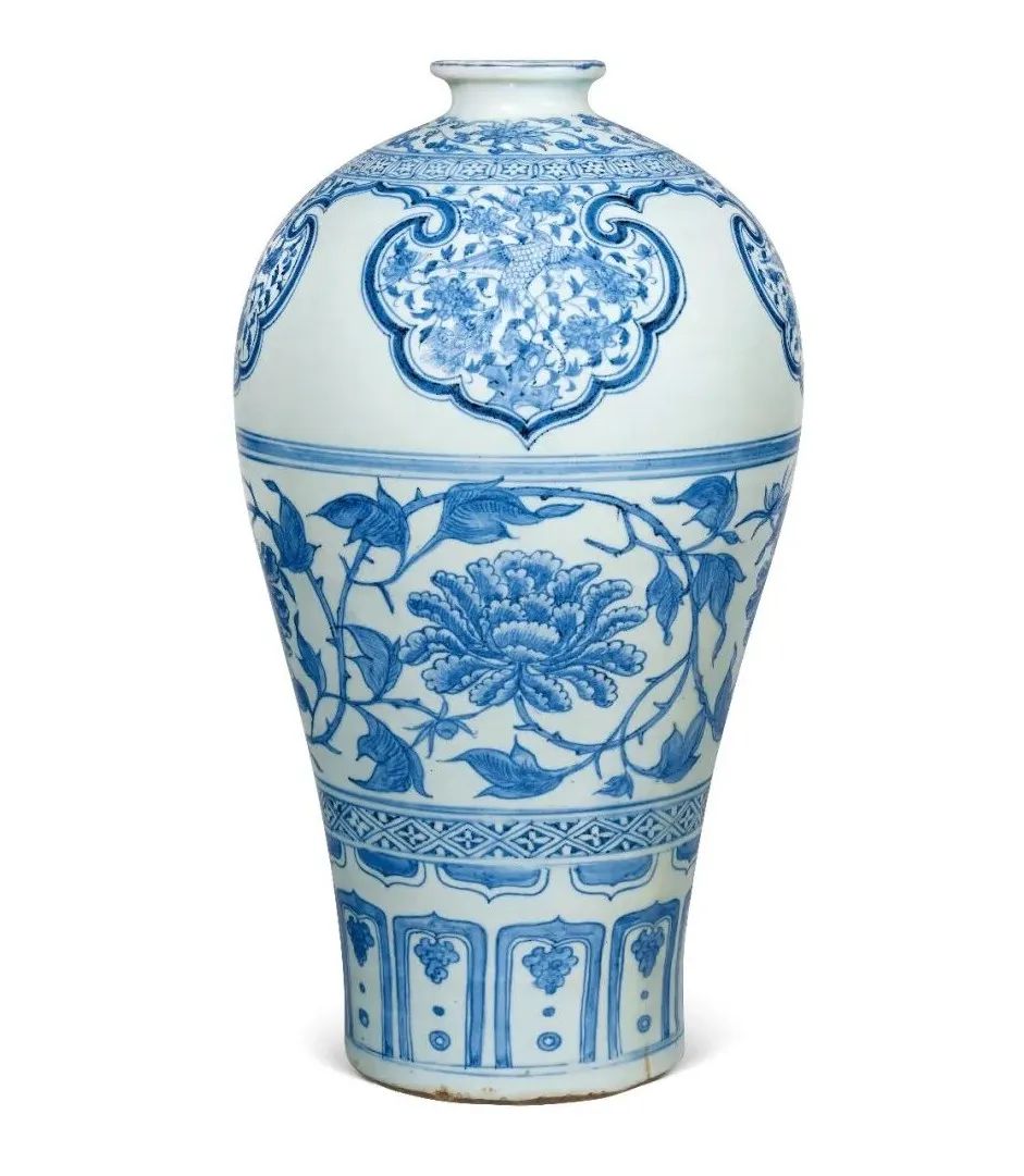 元 青花缠枝牡丹瑞鸟纹梅瓶