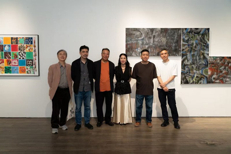 《仿佛有光：司马楚雪北京艺术展》展览现场图