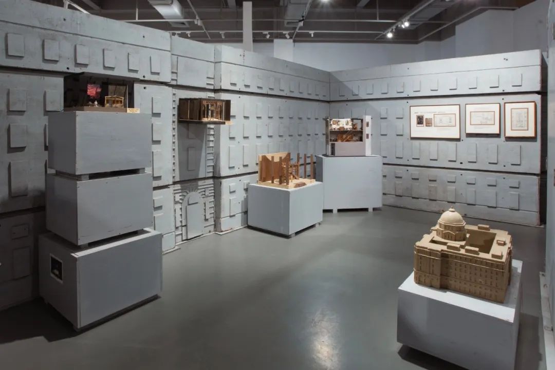 ▲沈远、黄永碄、黄永磲、黄永碤、黄永砅、黄永磐《模具/空间》局部 多种材料,533 × 575 × 372 cm,2025