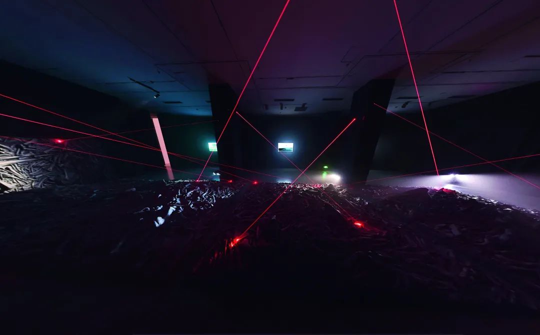 《殇》1600cm&times;400cm 场域装置 2021年