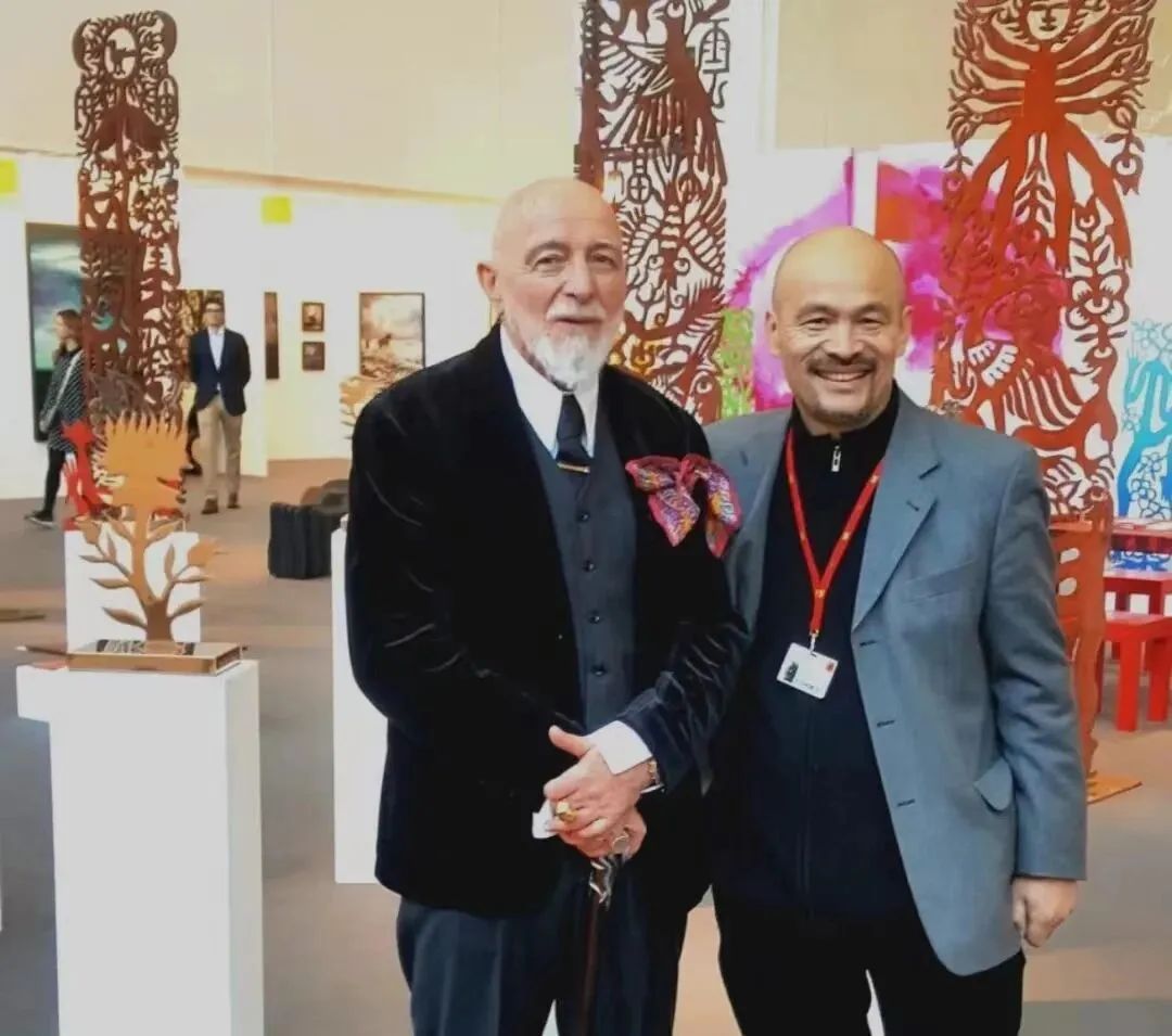 任戎与德国杜塞尔多夫艺术学院吕佩尔兹院长 2018年,德国卡尔斯鲁尔艺博会