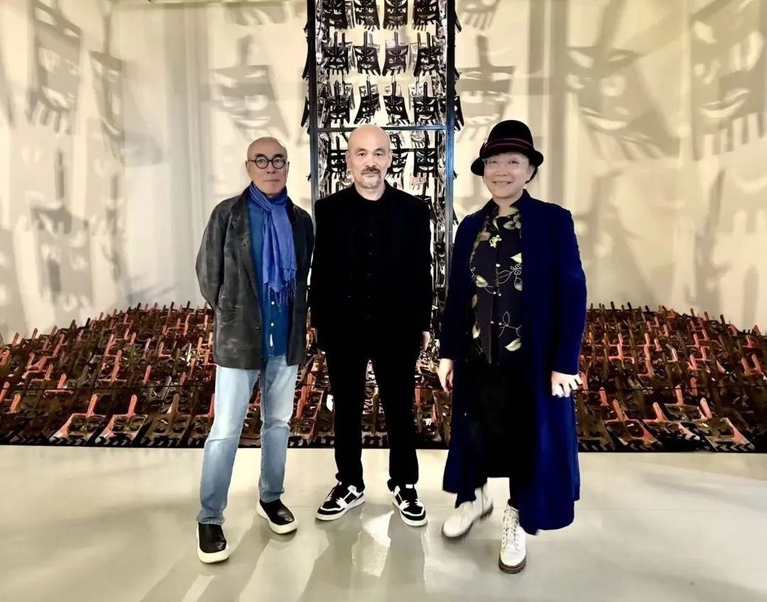 艺术家谷文达，汤华女士和策展人任戎