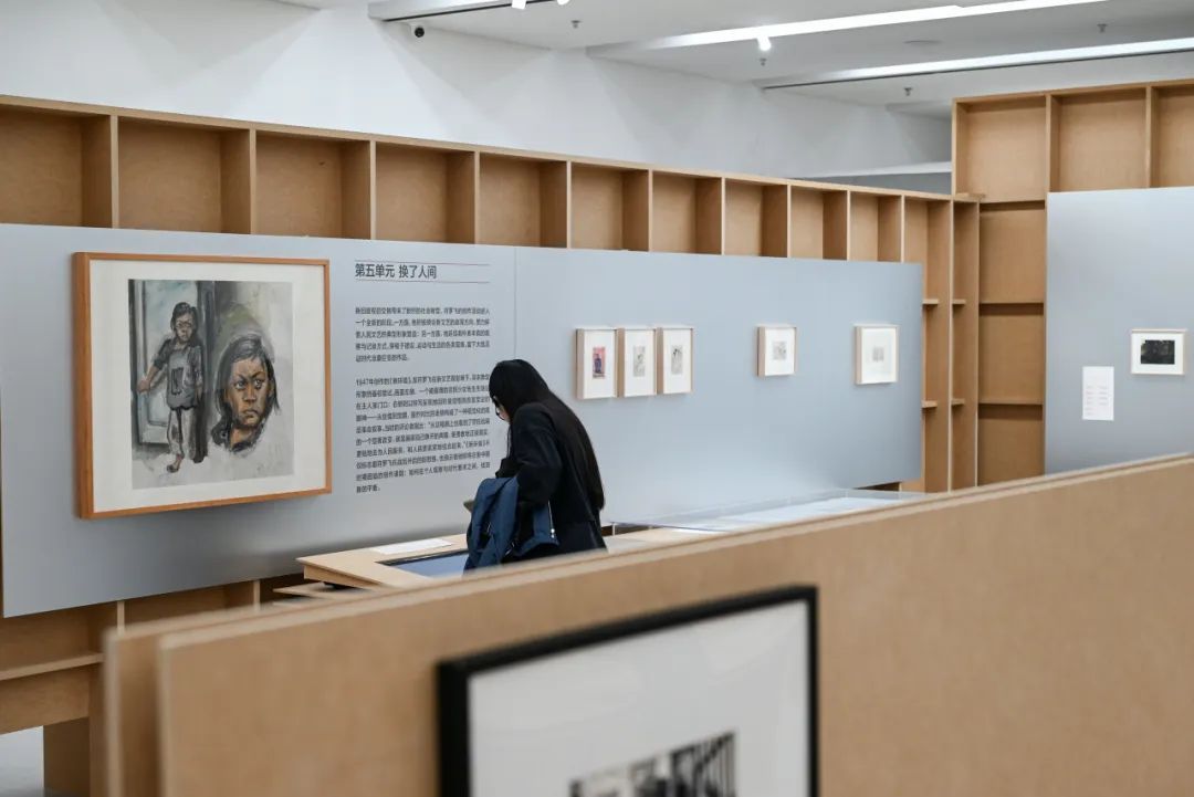 ▲展览现场 “换了人间：符罗飞的现实主义绘画与中国战时艺术”