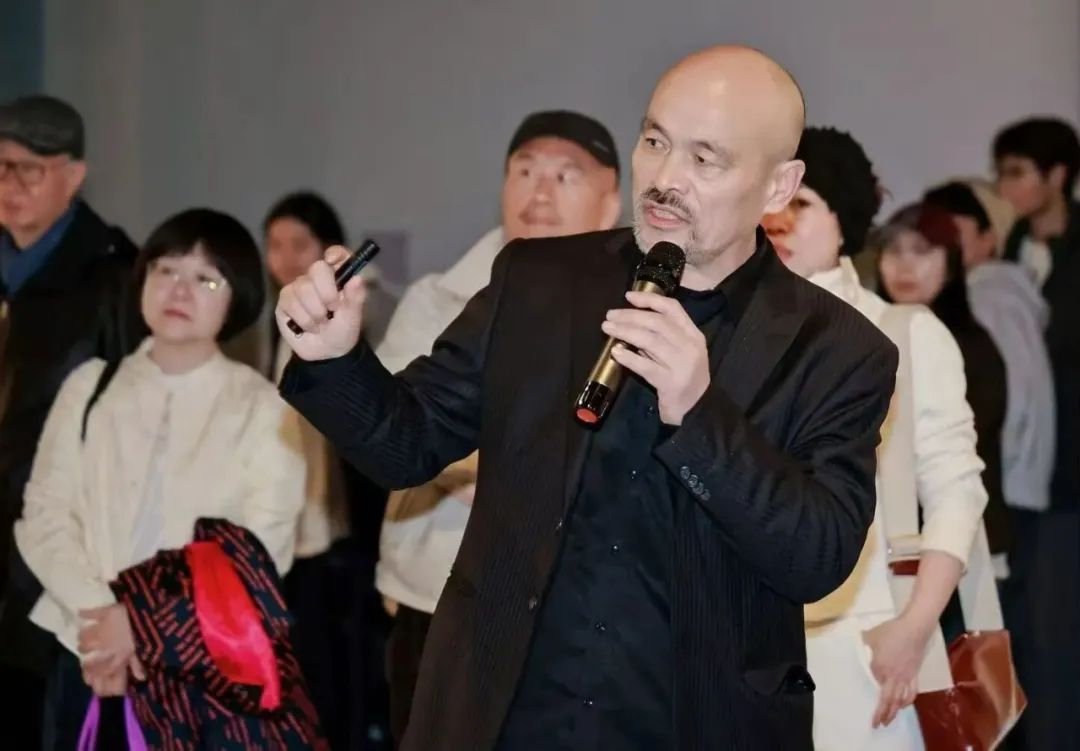 策展人任戎现场导览