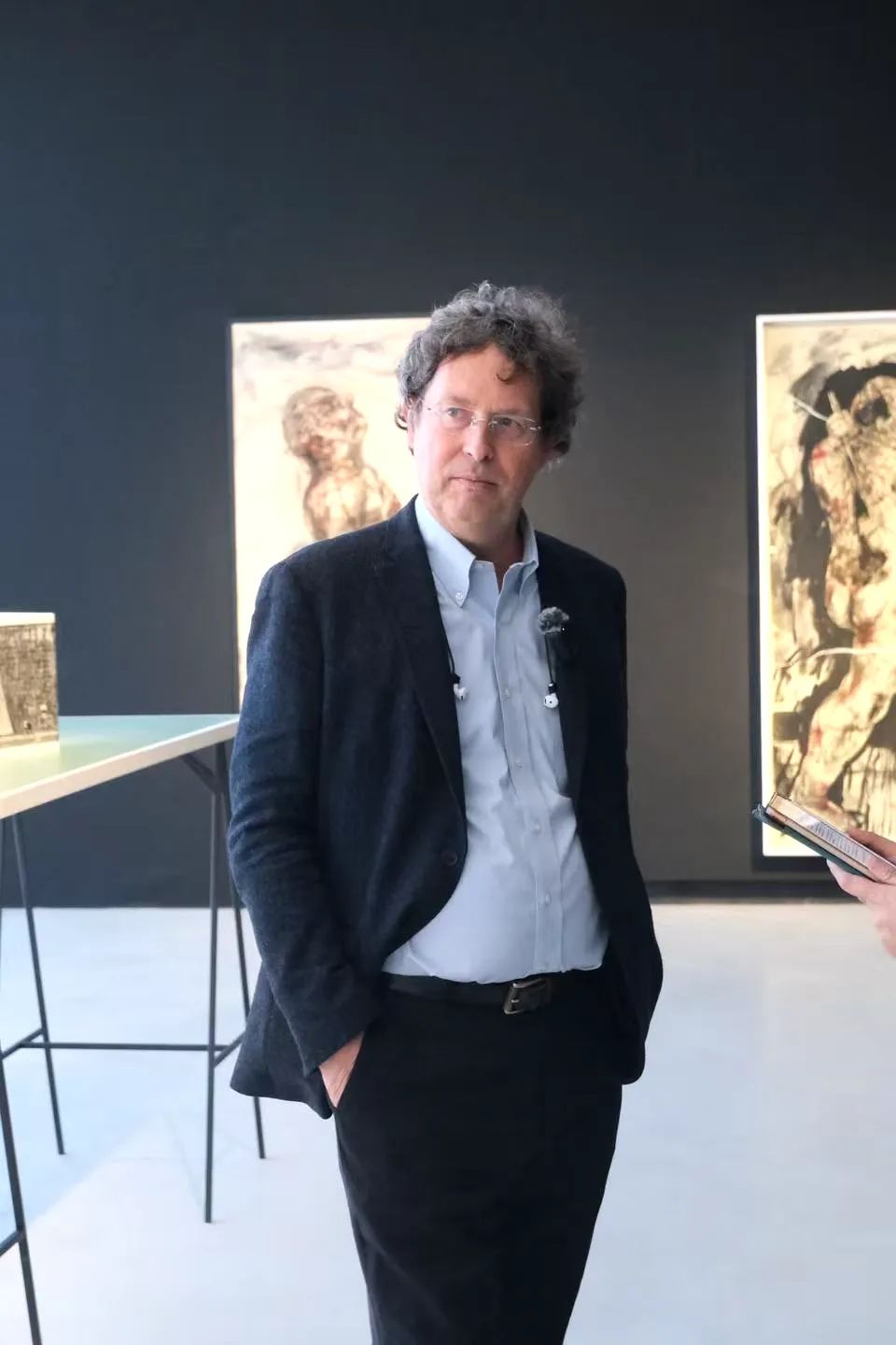 策展人Oscar Pizzo