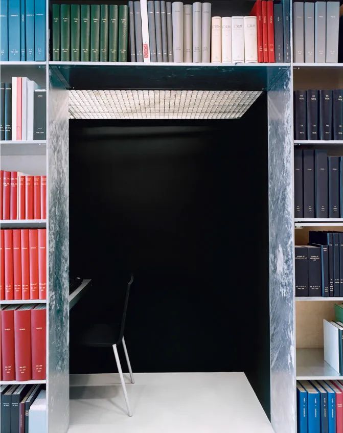 Candida Höfer, Van Abbemuseum VII, 2003