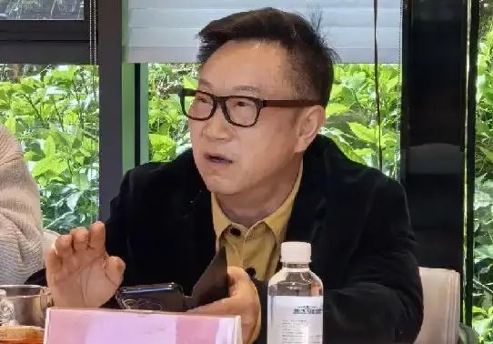 贵州省新闻出版局原副局长、文化学者---杨庆武