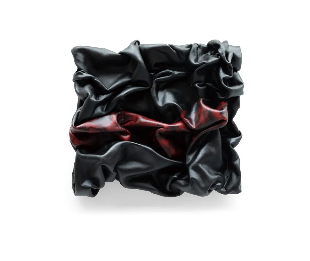 红与黑The Red and the Black 102x115cm 综合材料 2022