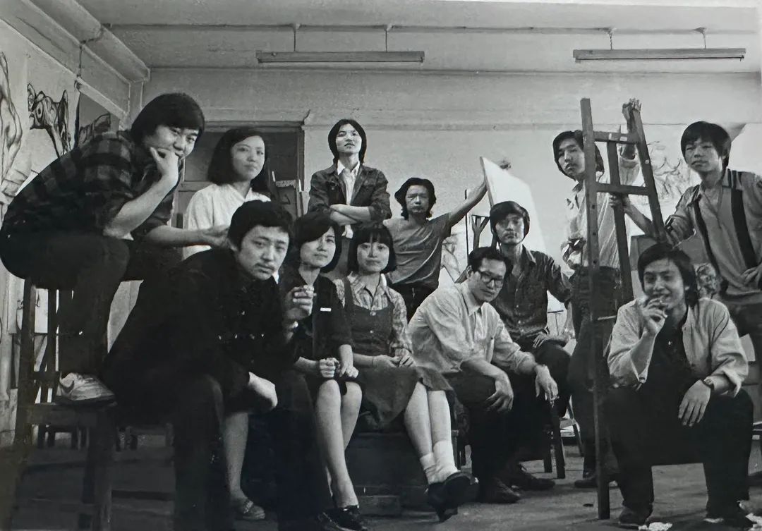1984日全班同学与刘巨德老师合影