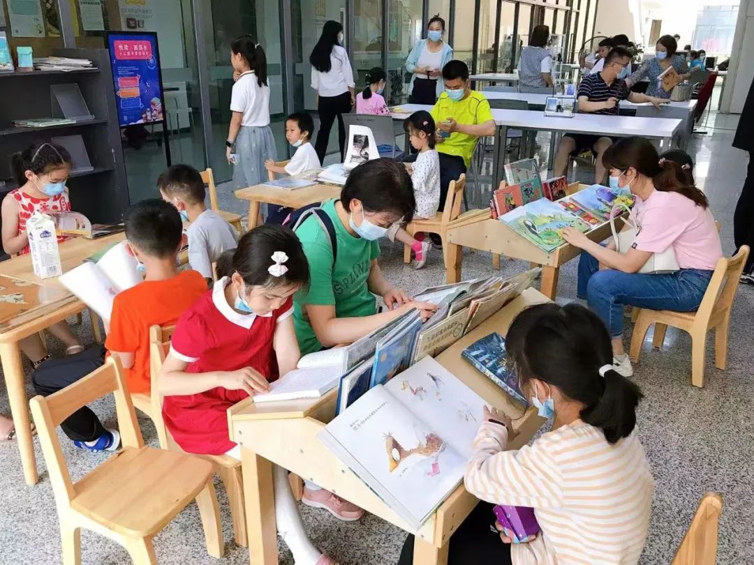▲ 湖北美术馆艺术图书公共阅览区