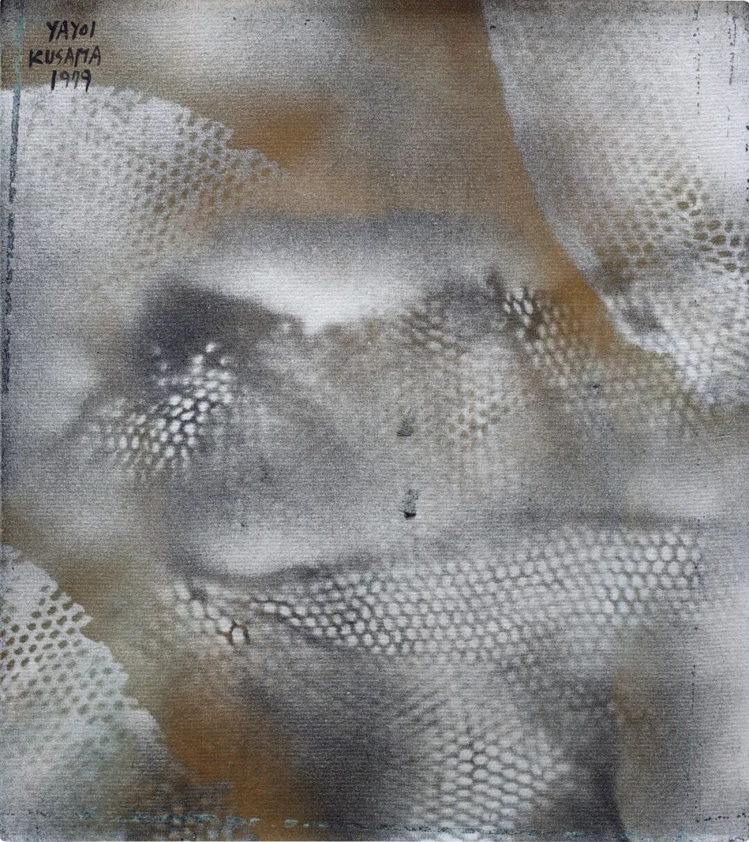 草间弥生《雾雨》 1979年作 喷绘、色纸 27×24.2cm