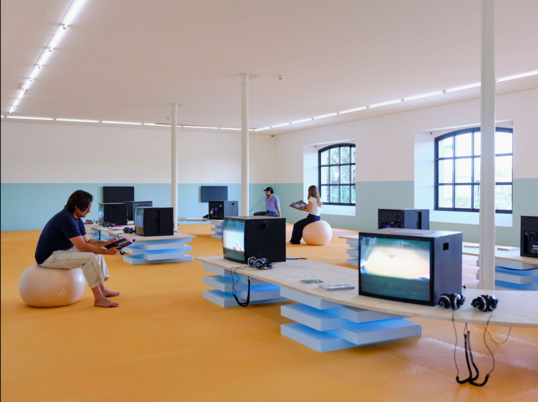 曹斐巴塞尔美术馆展览《Testimonies to the Near Future》展览现场