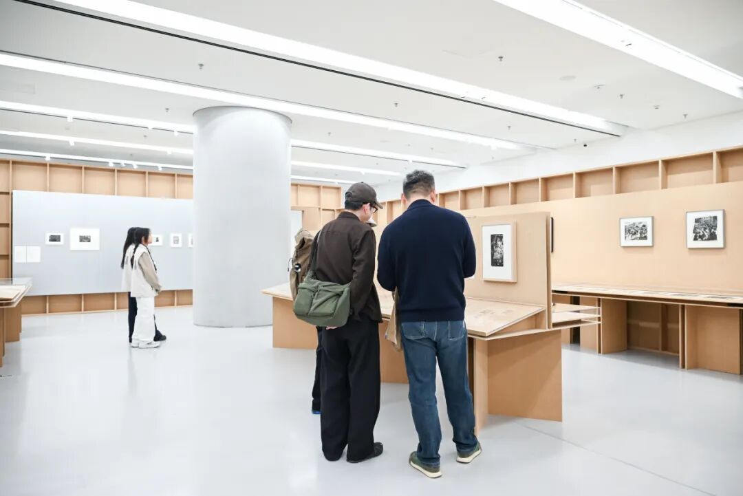 “换了人间:符罗飞的现实主义绘画与中国战时艺术”展览现场