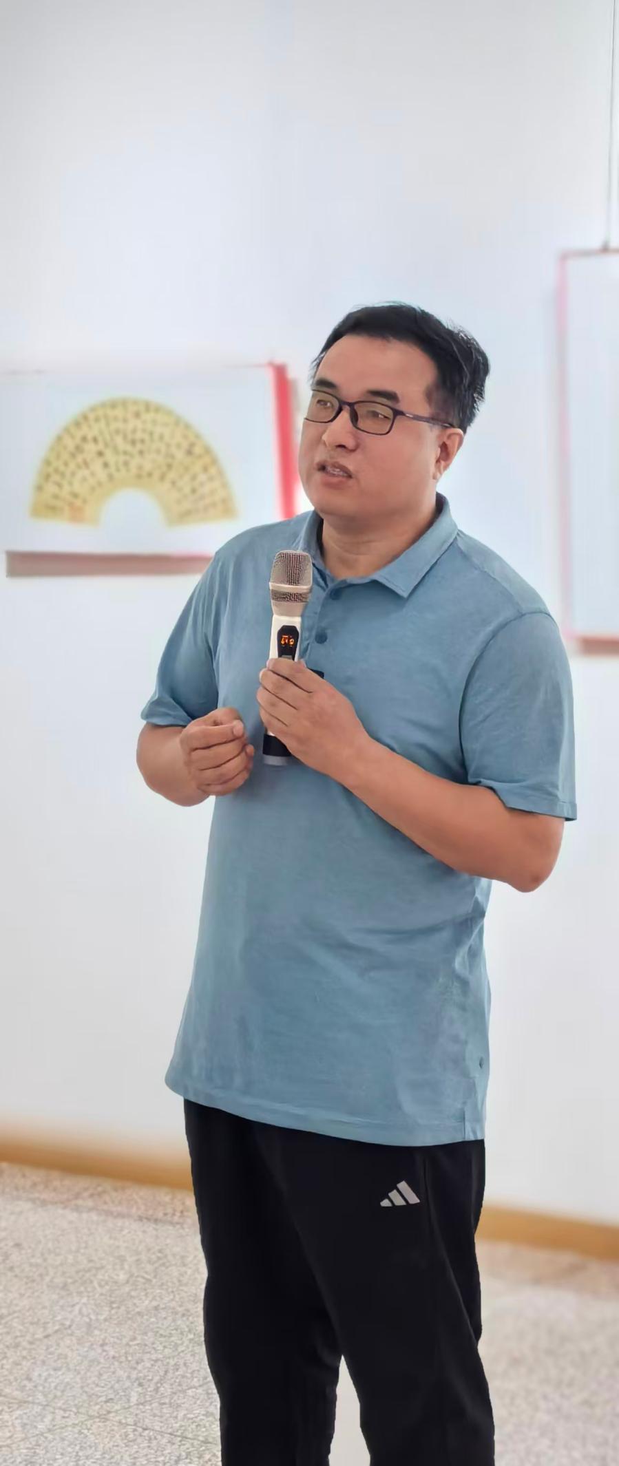 著名艺术家张永华致辞