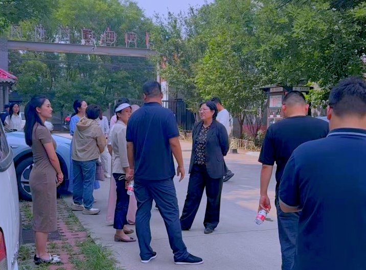 调研团抵达月阳晓镇艺术区