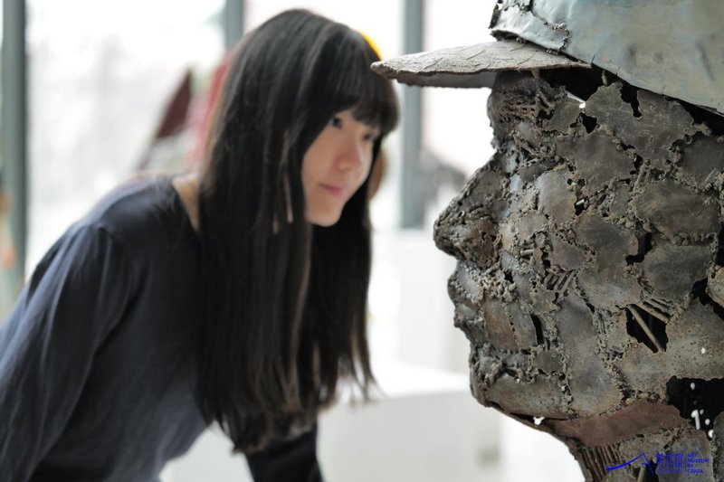 “热血染巴蜀 雕塑铸长征——纪念红军长征胜利90周年雕塑展”展出现场