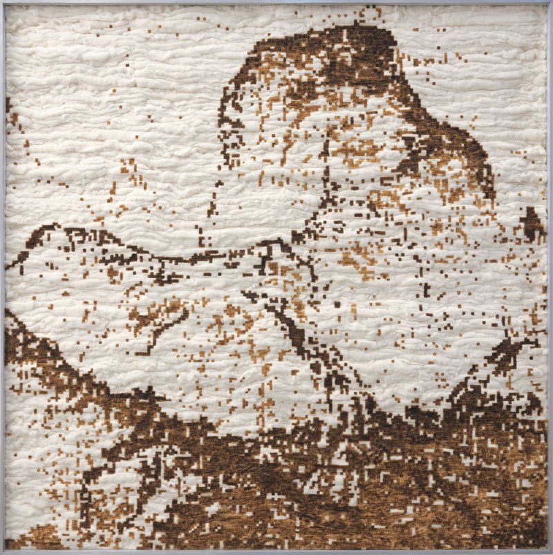 赵赵《天火-天山》 综合材料、棉花， 200x200cm 2025，图片来源：艺术家