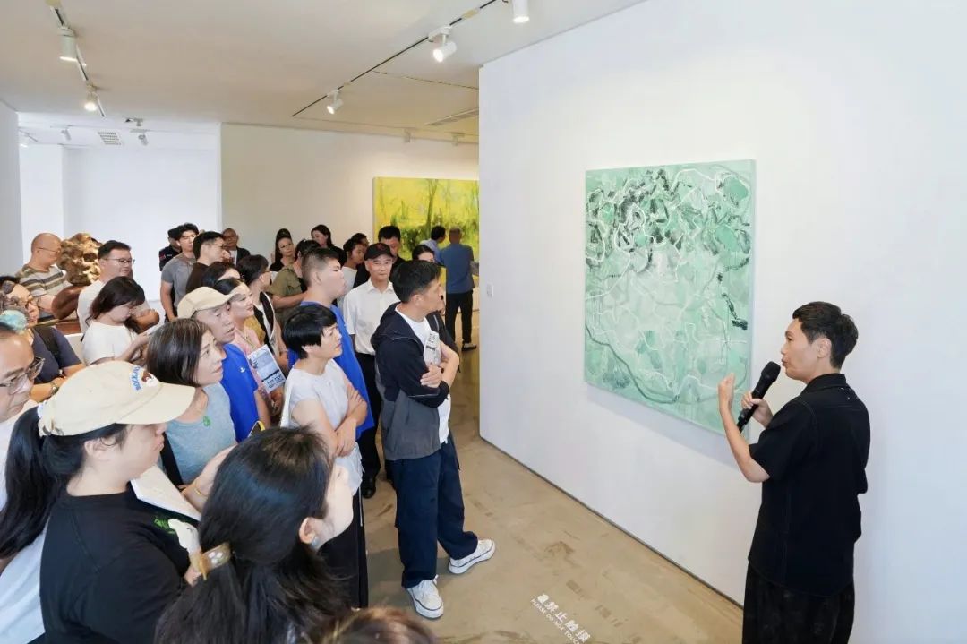 参展艺术家刘曼文讲解